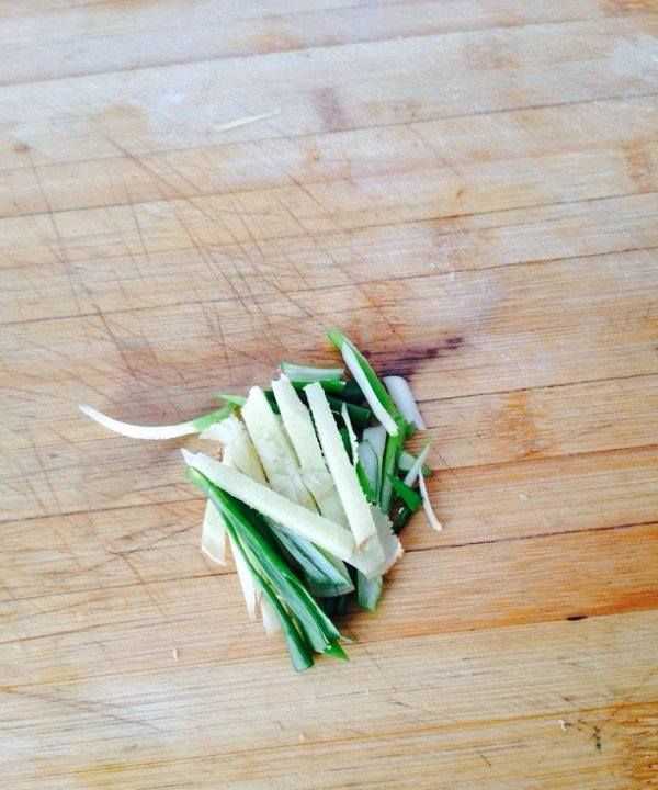 西芹炒多久才算熟,西芹煮多長(zhǎng)時(shí)間能熟圖5