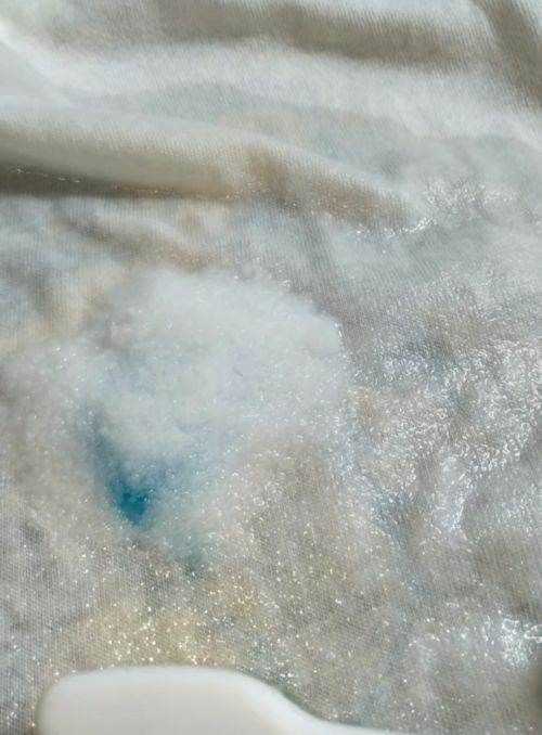 衣服上的水晶泥干了怎么去除,衣服上的水晶泥干了怎么去除小竅門圖4