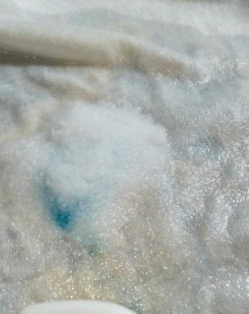 衣服上的水晶泥干了怎么去除,衣服上的水晶泥干了怎么去除小竅門圖10