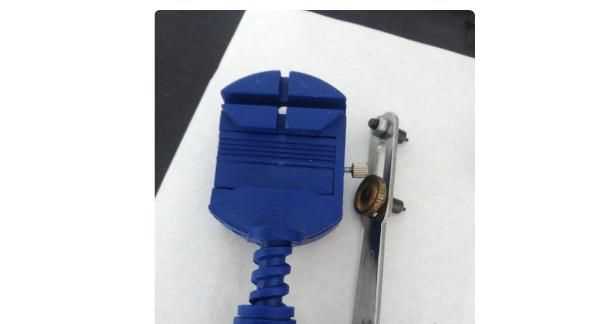 手表怎么換電池，4個鍵的電子手表怎么換電池？圖3