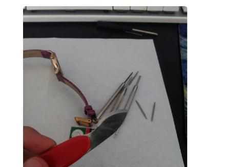 手表怎么換電池，4個鍵的電子手表怎么換電池？圖5