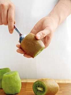 獼猴桃放軟了一股酒味，是含酒精嗎可以吃嗎