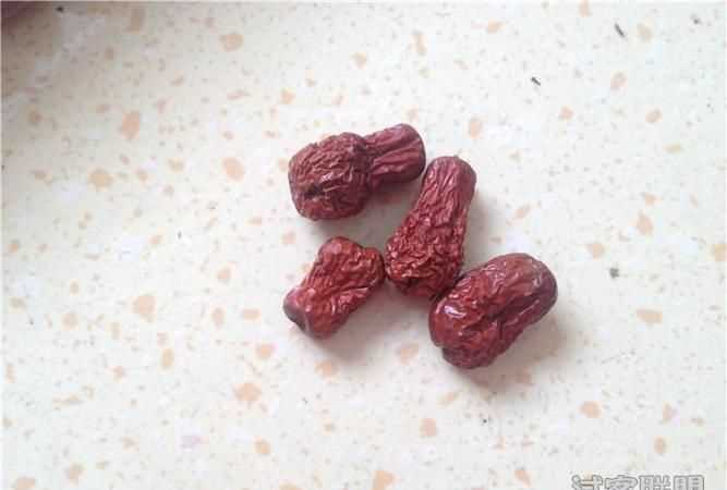 我家的棗樹所結(jié)的棗子里為什么會(huì)有蟲子呢