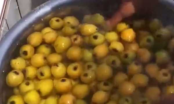 琵琶可以泡酒嘛,野生枇杷泡酒的做法圖2