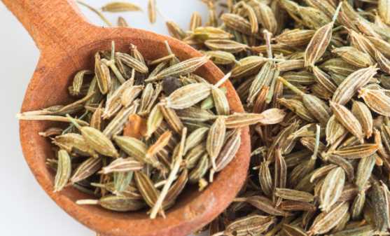 小茴香和孜然的區(qū)別,孜然與小茴香的區(qū)別及用途圖1