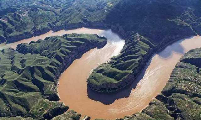 黃河之水天上來(lái)奔流到海不復(fù)回說(shuō)明黃河的主要水源來(lái)于哪里