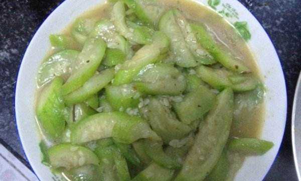 絲瓜燒出來發(fā)黑是什么原因,絲瓜燒出來發(fā)黑是什么原因呢圖2