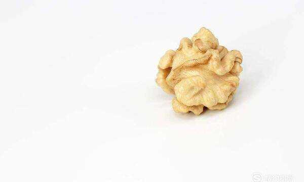 鮮核桃和干核桃區(qū)別,新鮮核桃和干核桃哪個更有營養(yǎng)圖1