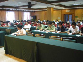 加強全員安全知識教育培訓(xùn)