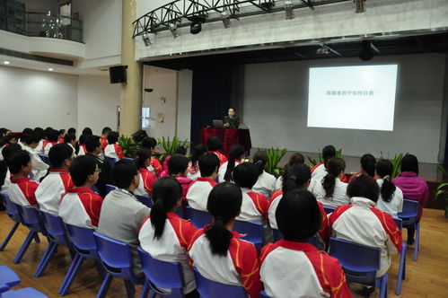 對全園師幼進行安全知識講解