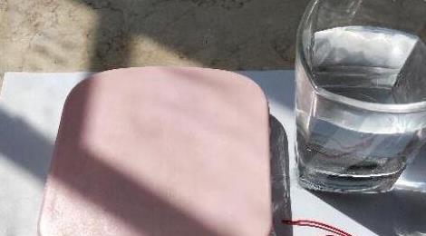 教你用一杯水鑒別翡翠真假