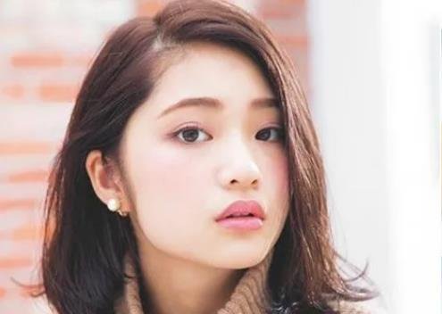 國(guó)字臉適合什么發(fā)型 國(guó)字臉適合什么發(fā)型