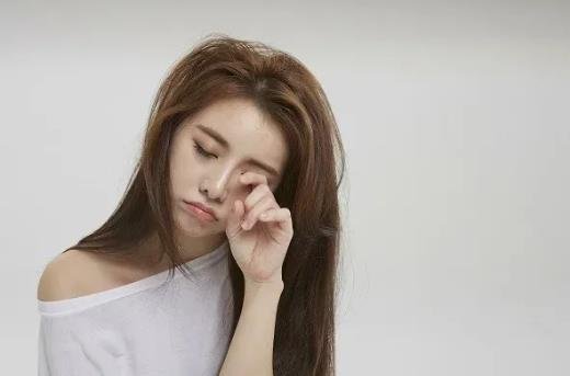 女人左眼跳的預兆是吉是兇