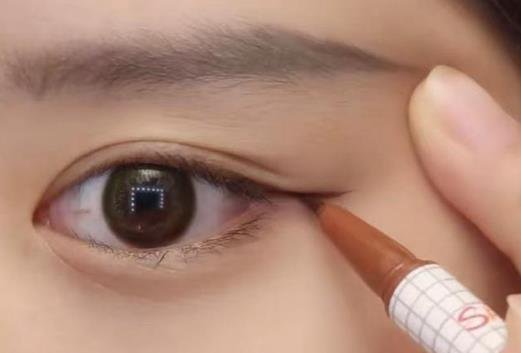 眼線怎么畫