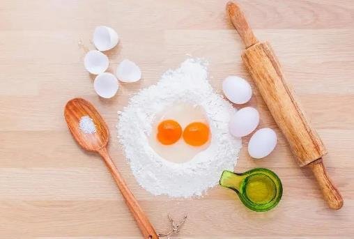 乳脂奶油和動物奶油的區(qū)別 乳脂奶油和動物奶油的區(qū)別