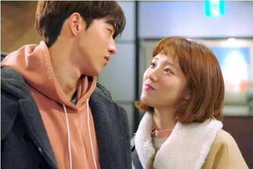 喜歡不喜歡對(duì)視就知道