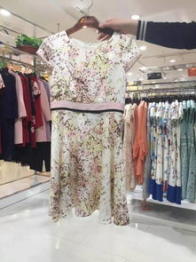 經(jīng)典故事女裝專柜