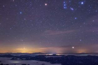 描寫夜晚天空的詩句,描寫夜晚天空的詩句古詩,描述夜晚天空美景詩句