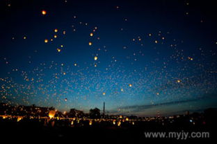 仰望夜空中的繁星會(huì)想到什么詩(shī)句,當(dāng)你仰望夜空中的繁星,你會(huì)吟誦什么詩(shī)句,仰望夜空中的繁星你會(huì)吟誦什么詩(shī)句