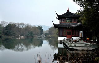 關(guān)于杭州西湖濃妝淡抹的詩(shī)句