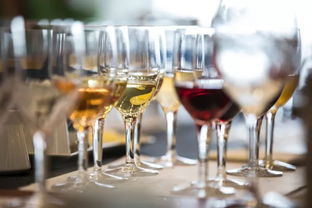 關(guān)于寧夏紅酒的詩句