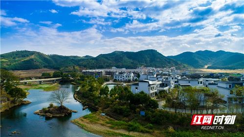 關于鄉(xiāng)村景色詩句帶詩人