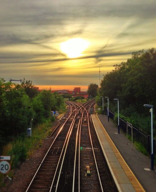 列車遠(yuǎn)去的古詩詩句