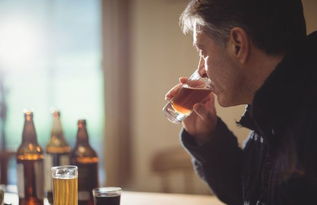 關(guān)于天天喝酒的詩(shī)句