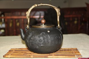 關(guān)于吟詠鐵壺的詩(shī)句