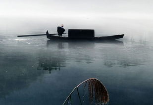 關(guān)于描寫(xiě)船的詩(shī)句二句