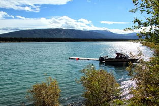 描湖光山色的詩句古詩