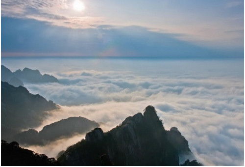 寫出一個描寫黃山的古詩句