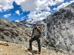 戶外活動爬山寫幾句話,戶外活動爬山教案,戶外活動爬山洞