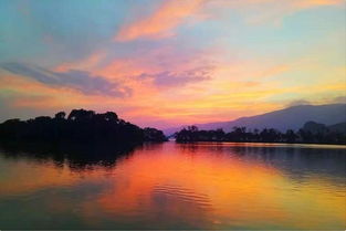 關(guān)于明與霞的詩句