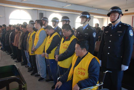 關(guān)于打擊村霸的詩句