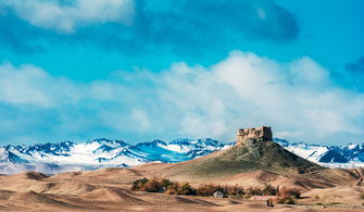 寫邊疆戰(zhàn)士的詩句古詩