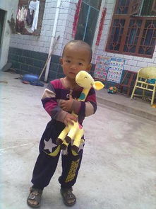 學(xué)?？鞓烦砷L的作文開頭結(jié)尾怎么寫