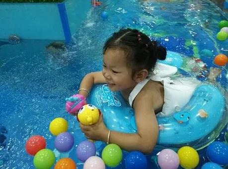 堅(jiān)持不懈關(guān)于游泳作文開(kāi)頭