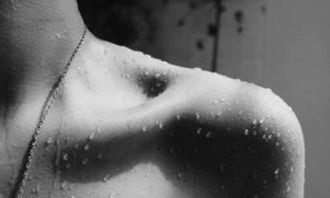 關(guān)于老師肩膀的作文開頭