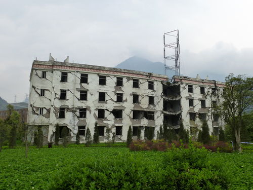 紀(jì)念汶川地震大學(xué)作文開頭