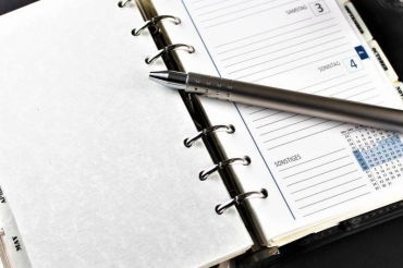 難忘校園一件事作文開(kāi)頭結(jié)尾怎么寫(xiě)