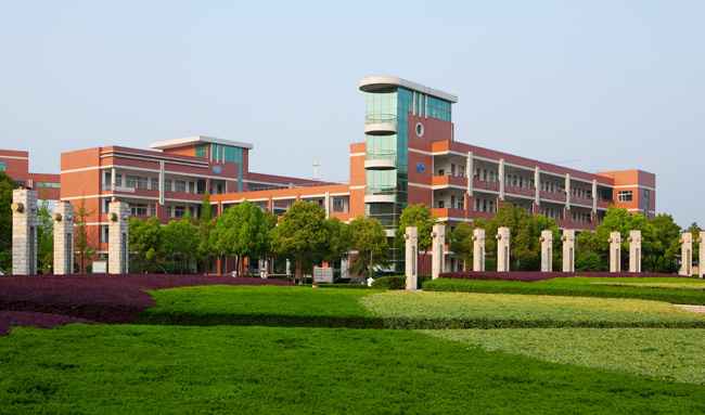 關(guān)于校園作文150個字