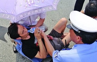 尋找身邊的感動(dòng)作文校園