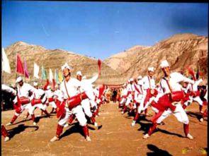 校園舞作文仿寫安塞腰鼓