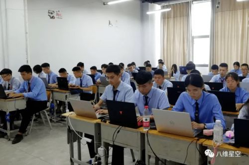 校園的新生活500作文