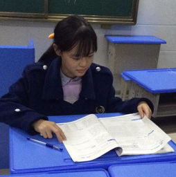 高一作文校園里的秋