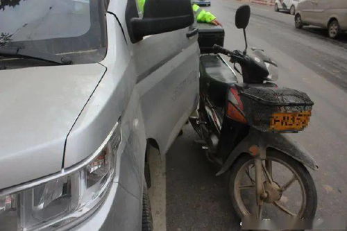 轎車托運(yùn)注意事項(xiàng),轎車?yán)锼X注意事項(xiàng),轎車長期停放注意事項(xiàng)