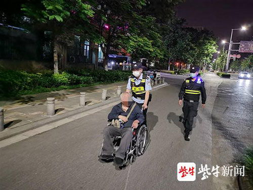 輪椅護(hù)送患者注意事項(xiàng),輪椅使用的注意事項(xiàng),輪椅運(yùn)送病人的注意事項(xiàng)