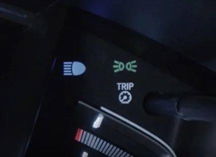 遠(yuǎn)光燈的使用注意事項(xiàng)