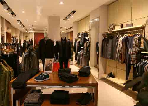 男裝貨品陳列注意事項(xiàng),服裝陳列注意事項(xiàng),女裝的陳列方法和注意事項(xiàng)